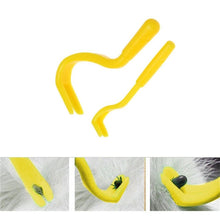 Load image into Gallery viewer, NEW 3PCS Pet Flea Remover Tool Plastic Scratching Hook Remover Pet Cat Dog Grooming Supplies Tick Removal Tool Tweezers Comb
